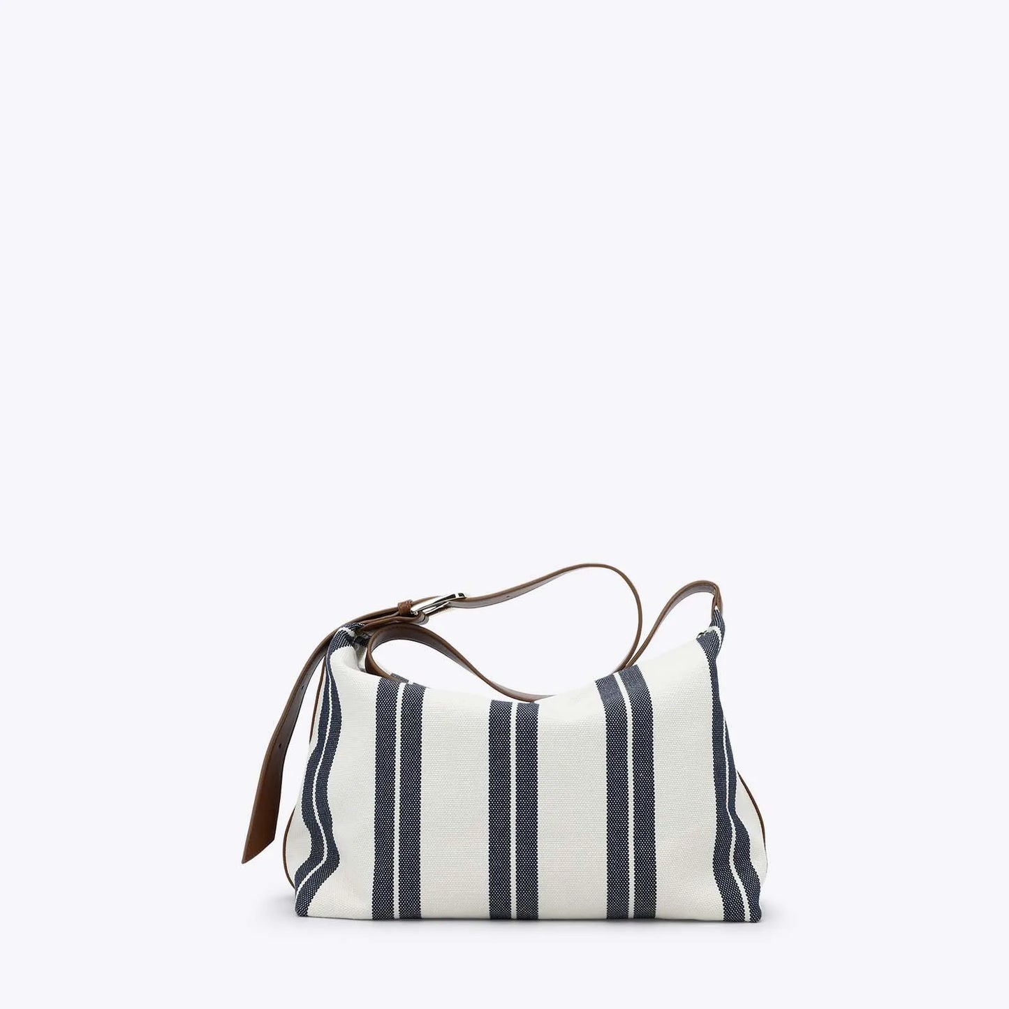 ΤΣΑΝΤΑ ΩΜΟΥ ΜΕ ΜΕΤΑΛΛΙΚΕΣ ΛΕΠΤΟΜΕΡΕΙΕΣ Κωδικός: 1010-3608